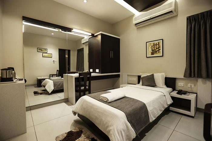 Sree Sakthi Residency Hotel Kanchipuram Exterior foto